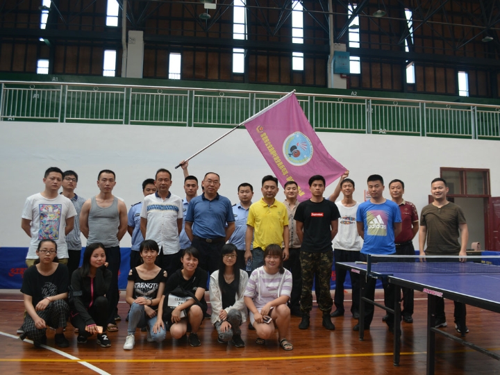 柳叶公安乒羽兴趣小组积极开展乒乓球活动